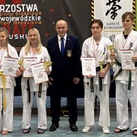 Podium dla karateków