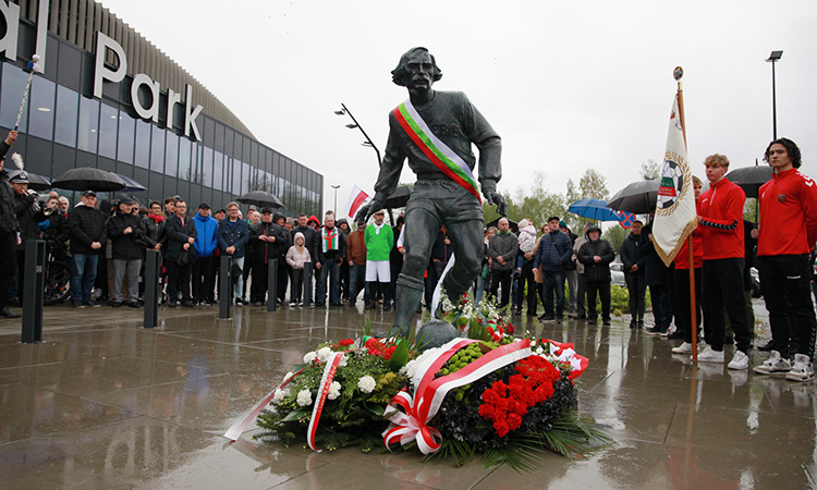 Odsłonięcie rzeźby Włodzimierza Mazura, legendy piłkarskiego Zagłębia